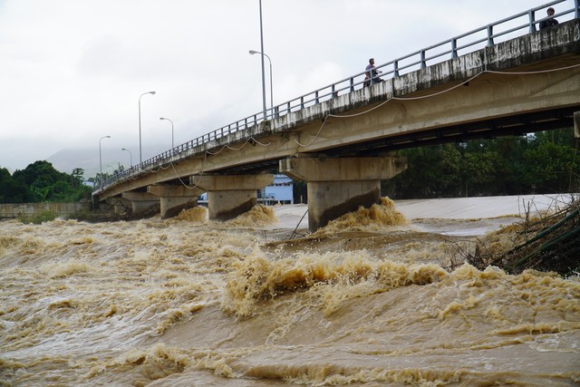 Lũ trên sông Cái Nha Trang đạt đỉnh, lũ rút chậm - Ảnh 3.