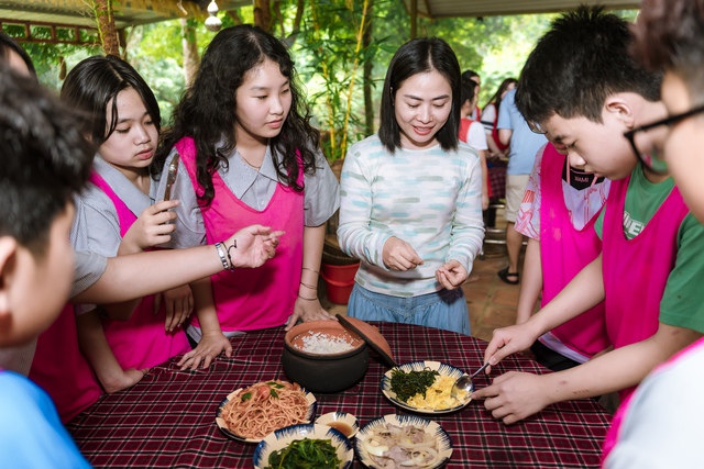 Yang Bay: "Lớp học ngoài trời" đánh thức đam mê khám phá của học sinh - Ảnh 5.