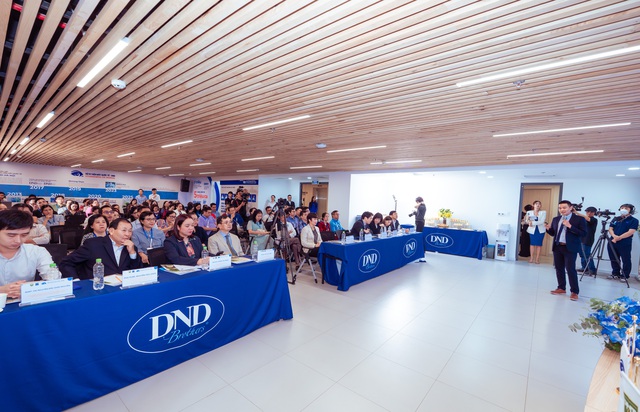 Nhiều kỹ thuật mới, an toàn trong phẫu thuật khúc xạ - Ảnh 2.