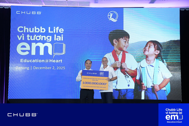 Chubb Life Việt Nam dành hơn 1 tỷ cho học sinh khó khăn và các địa phương gặp thiên tai - Ảnh 1.