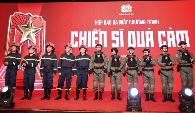 "Chiến sĩ quả cảm" - Ảnh 1.