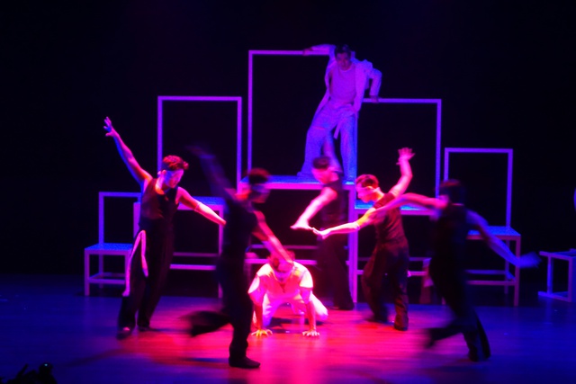 Vở "Nơi kết thúc bắt đầu" - Ảnh 1.