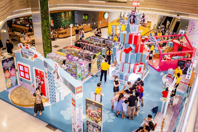 Nhiều hoạt động hấp dẫn tại Ngôi nhà Giáng sinh LEGO - Ảnh 1.