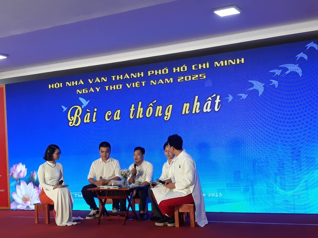 Khai mạc "Ngày thơ Việt Nam 2025" tại TP HCM- Ảnh 5.