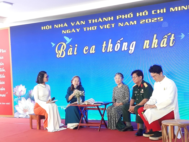 Khai mạc "Ngày thơ Việt Nam 2025" tại TP HCM- Ảnh 4.