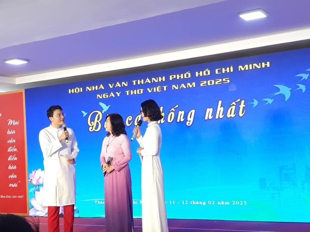 Khai mạc "Ngày thơ Việt Nam 2025" tại TP HCM- Ảnh 6.