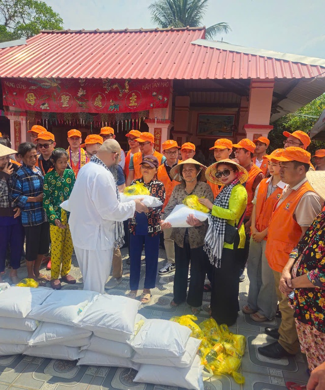 Viện "Nghiên cứu và ứng dụng kiến trúc phong thủy vào đời sống" dự lễ hội Miếu Bà Xóm Chài- Ảnh 3.