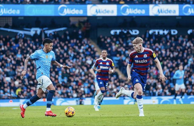 Tân binh Marmoush lập hat-trick, Man City đại thắng Newcastle vào Top 4- Ảnh 1.