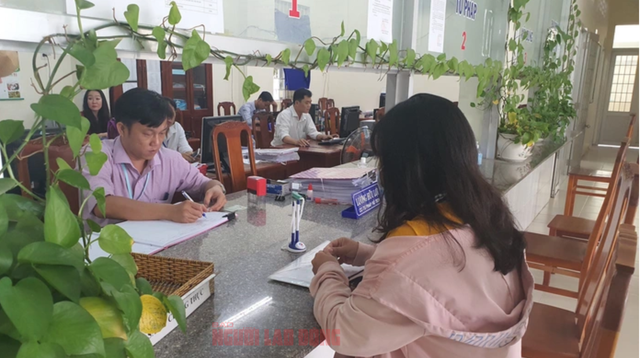 Gần 100 cán bộ, công chức ở Trà Vinh xin thôi việc, nghỉ hưu trước tuổi- Ảnh 1.