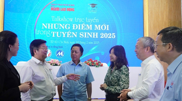 Các chuyên gia trao đổi những điểm mới nhất về tuyển sinh năm 2025Ảnh: HUẾ XUÂN