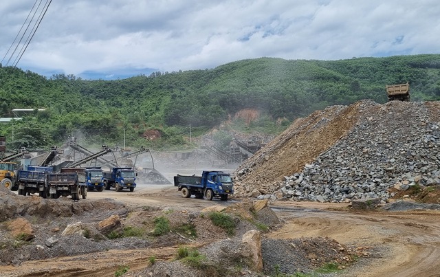 Khai thác khoáng sản ở Đà Nẵng: Đụng đâu sai đấy- Ảnh 1.