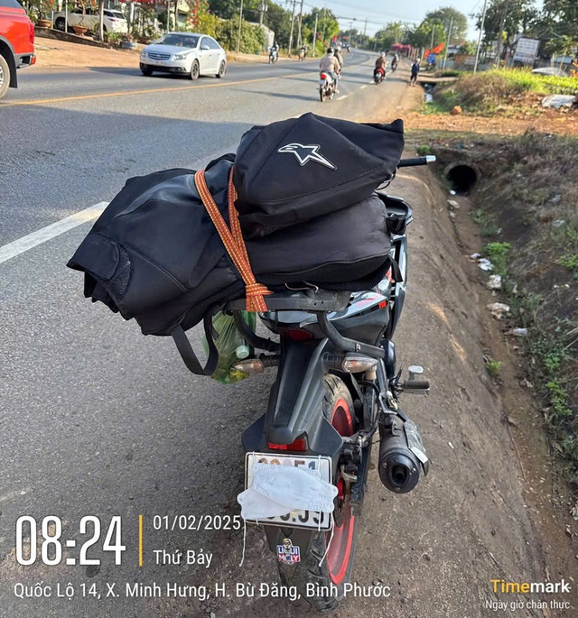 Nhiều người che biển số xe bằng băng keo và khẩu trang để né phạt nguội - Ảnh 1.