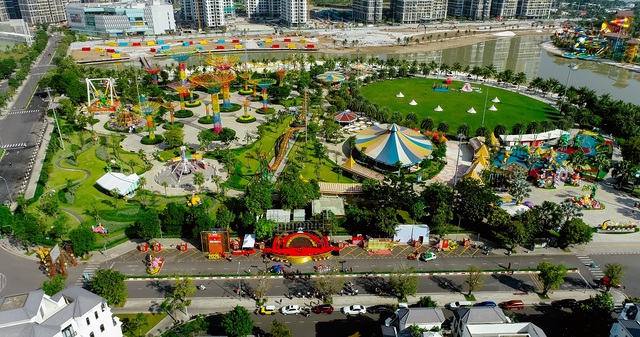 Công viên Grand Park trở thành điểm hẹn vui chơi giải trí của hàng chục ngàn cư dân đại đô thị và du khách Công viên Grand Park trở thành điểm hẹn vui chơi giải trí của hàng chục ngàn cư dân đại đô thị và du khách
