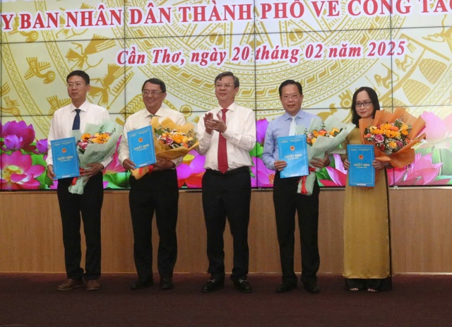 Cần Thơ: 5 lãnh đạo sở xin nghỉ hưu trước tuổi- Ảnh 2.