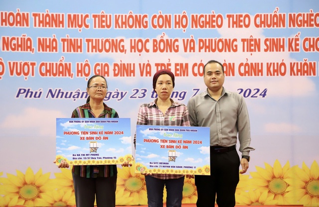 TP HCM giảm nghèo vượt tiến độ: Món quà ý nghĩa dành tặng người dân- Ảnh 3.