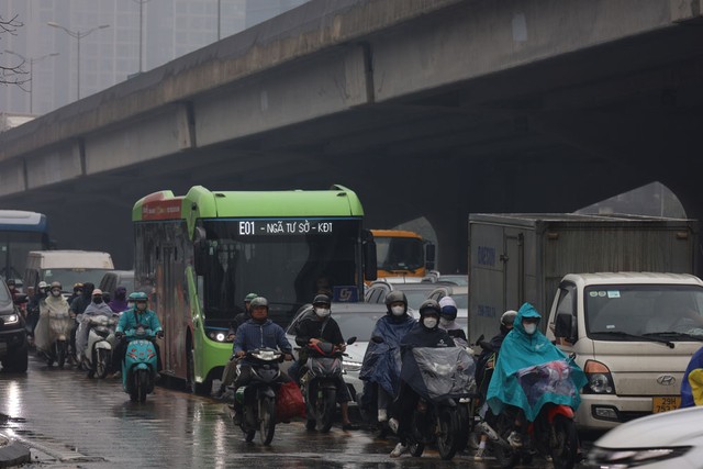 Số lượng phương tiện giao thông xanh, như xe điện, tại các đô thị lớn vẫn chiếm số ít