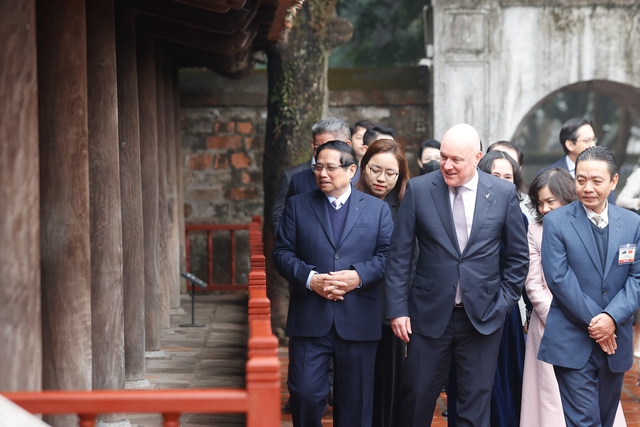 Thủ tướng Phạm Minh Chính và Thủ tướng New Zealand nghe hát quan họ tại Văn Miếu - Quốc Tử Giám- Ảnh 4.