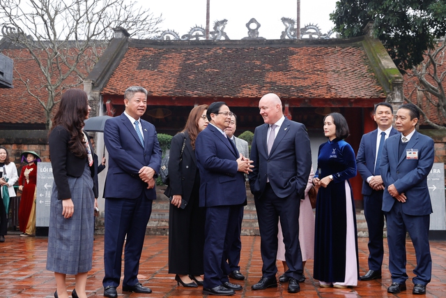 Thủ tướng Phạm Minh Chính và Thủ tướng New Zealand nghe hát quan họ tại Văn Miếu - Quốc Tử Giám- Ảnh 5.