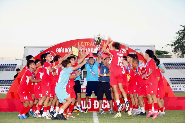 Thắng U19 SLNA, U19 PVF vô địch Quốc gia 2025- Ảnh 2.