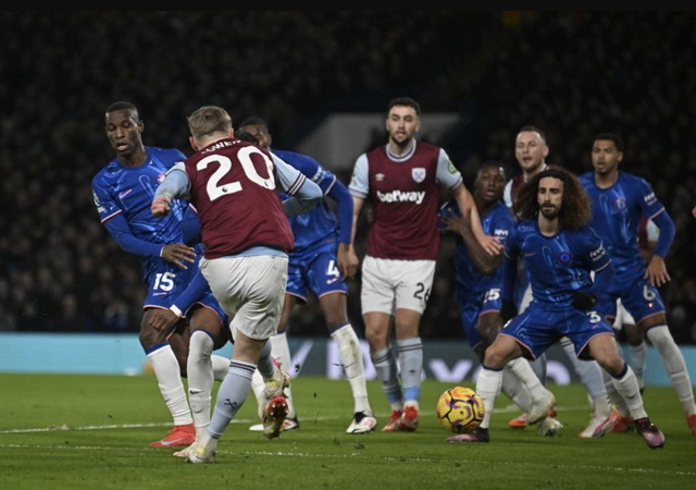 Chelsea ngược dòng hạ West Ham, bay cao Top 4 Ngoại hạng- Ảnh 2.