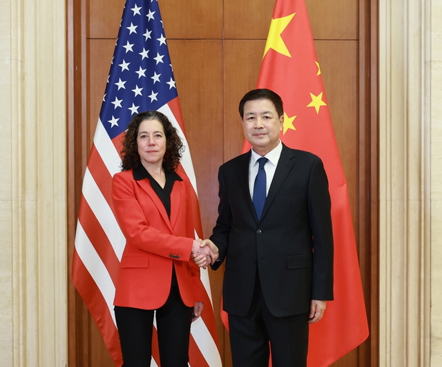 Chinese State Councilor Wang Xiaohong, also director of the China National Narcotic Control Committee, meets with a United States interagency delegation led by Deputy Assistant to the U.S. President and Deputy Homeland Security Advisor Jen Daskal, and announces the inauguration of the China-U.S. Counternarcotics Working Group in Beijing, capital of China, Jan. 30, 2024. [Photo/Xinhua]