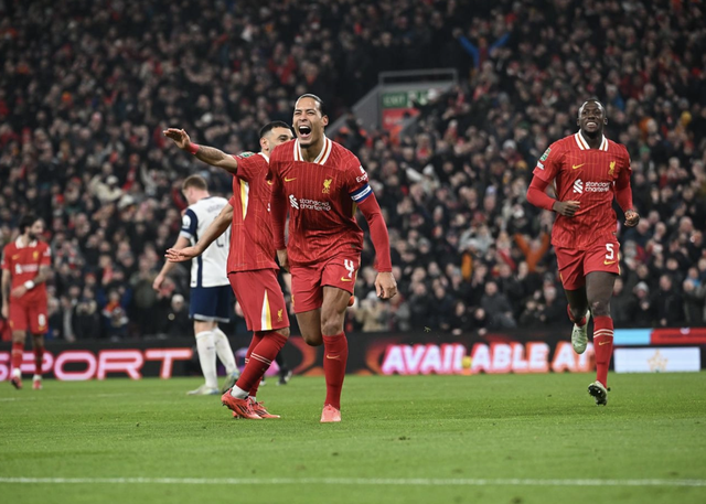 "Mở tiệc" bàn thắng trước Tottenham, Liverpool đoạt vé dự chung kết League Cup- Ảnh 5.