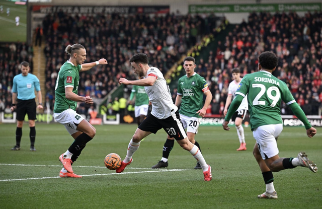 Địa chấn FA Cup, Plymouth Argyle hạ gục "gã khổng lồ" Liverpool- Ảnh 2.