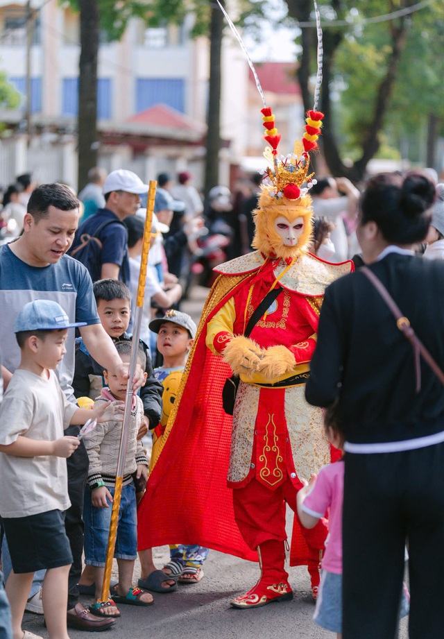 Cận cảnh hàng vạn người chen chân tại Lễ hội đường phố - Lễ hội cà phê Buôn Ma Thuột- Ảnh 10.