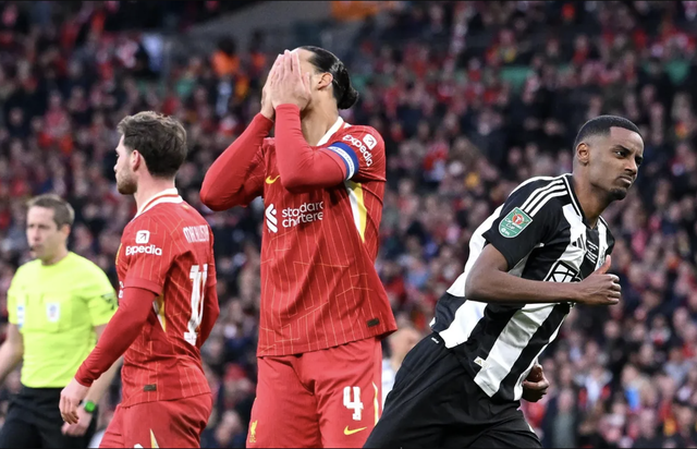 Liverpool thành cựu vương League Cup, Newcastle có danh hiệu sau 70 năm- Ảnh 4.