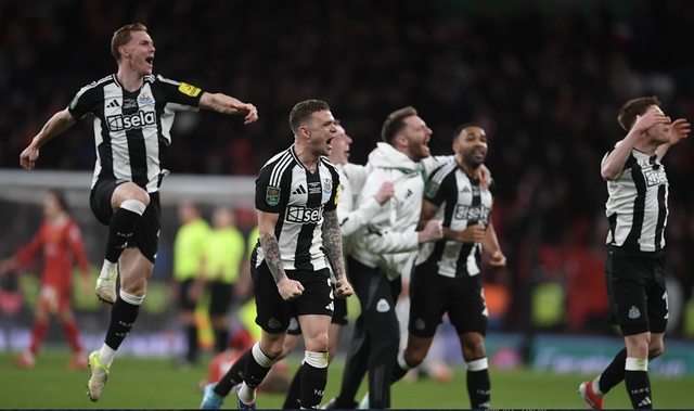 Liverpool thành cựu vương League Cup, Newcastle có danh hiệu sau 70 năm- Ảnh 7.