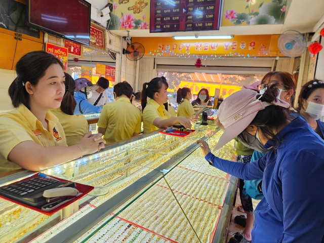 Giá vàng hôm nay 19-5: Vừa mở cửa, đồng loạt tăng trở lại - Ảnh 1.