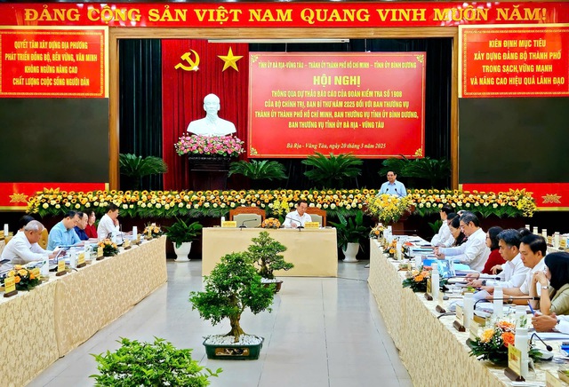 Thủ tướng Phạm Minh Chính chủ trì hội nghị với 3 địa phương vùng Đông Nam Bộ- Ảnh 1.