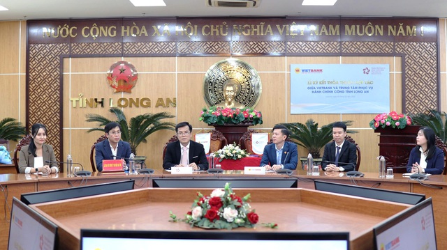 Vietbank Long An ký kết thỏa thuận hợp tác với Trung tâm Phục vụ hành chính công tỉnh Long An- Ảnh 1. Vietbank Long An ký kết thỏa thuận hợp tác với Trung tâm Phục vụ hành chính công tỉnh Long An- Ảnh 1.