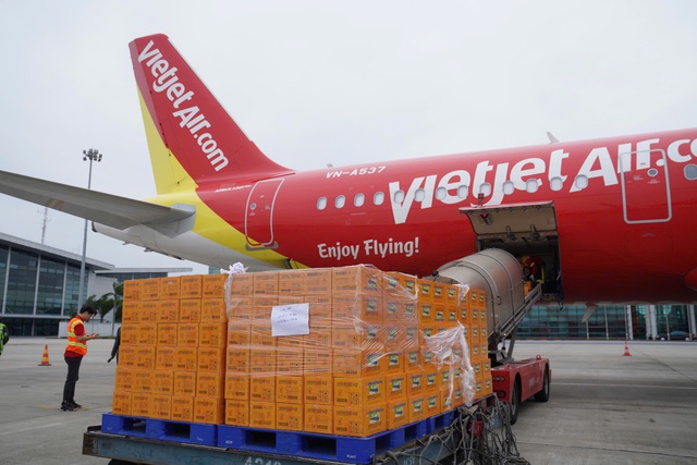Vietjet chuyên chở lực lượng cứu nạn, cứu hộ đến Myanmar- Ảnh 3.