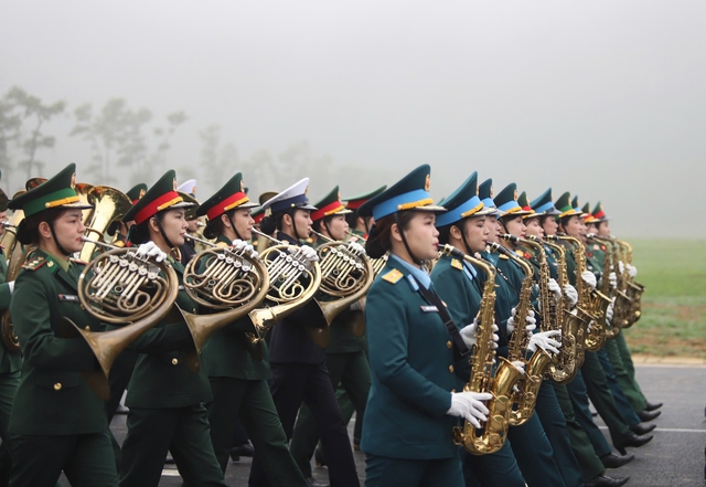 Hợp luyện diễu binh, diễu hành kỷ niệm 50 năm Ngày giải phóng miền Nam, thống nhất đất nước- Ảnh 4.