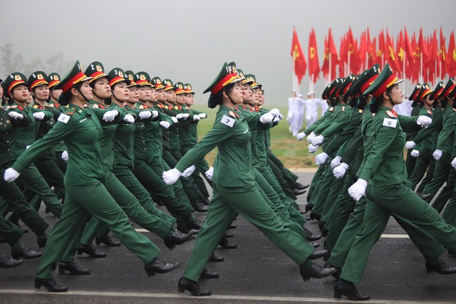 Hợp luyện diễu binh, diễu hành kỷ niệm 50 năm Ngày giải phóng miền Nam, thống nhất đất nước- Ảnh 10.