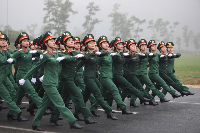 Hợp luyện diễu binh, diễu hành kỷ niệm 50 năm Ngày giải phóng miền Nam, thống nhất đất nước- Ảnh 9.