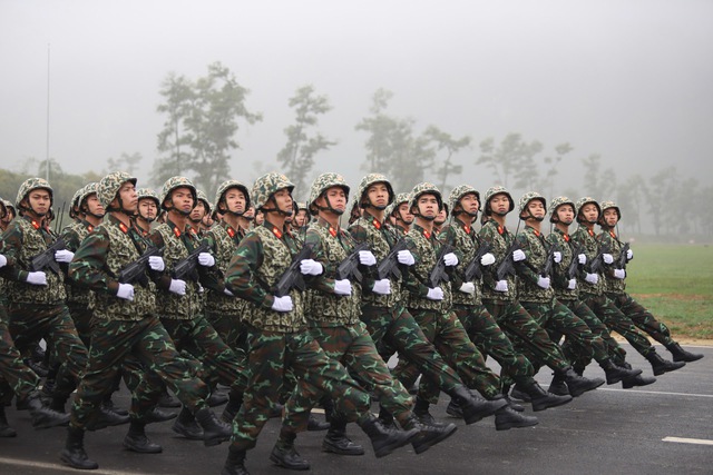 Hợp luyện diễu binh, diễu hành kỷ niệm 50 năm Ngày giải phóng miền Nam, thống nhất đất nước- Ảnh 8.