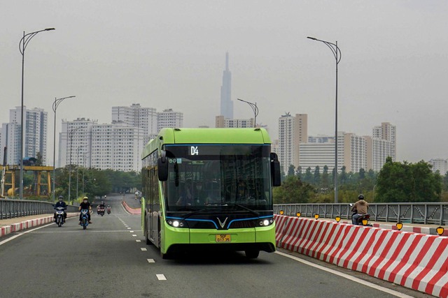 Để đạt mục tiêu phát thải ròng bằng 0 vào năm 2050, TP HCM cần “xanh hóa” giao thôngẢnh: HOÀNG TRIỀU