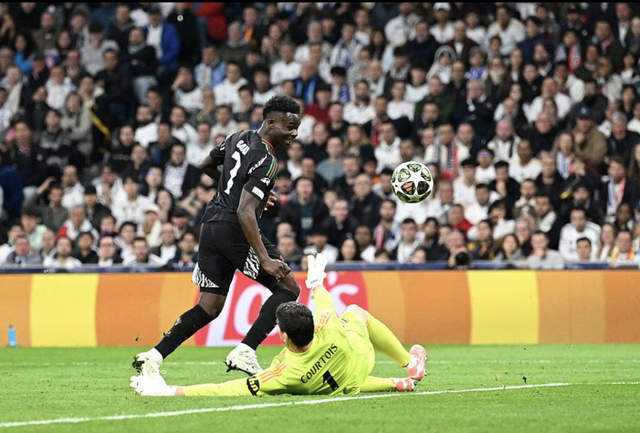 Arsenal mừng chiến thắng tại Bernabeu, Real Madrid thành cựu vương- Ảnh 3. Arsenal mừng chiến thắng tại Bernabeu, Real Madrid thành cựu vương- Ảnh 3.
