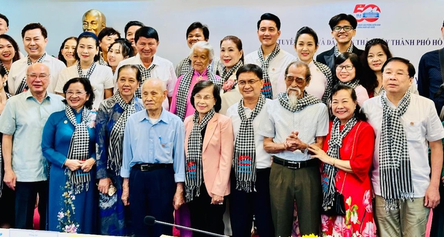 Phát huy truyền thống, tiếp nối tương lai- Ảnh 1. Phát huy truyền thống, tiếp nối tương lai- Ảnh 1.