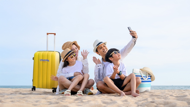 Cùng thẻ Muadee “sắm đủ đồ, giữ trọn mood” cho mỗi chuyến đi- Ảnh 1. Cùng thẻ Muadee “sắm đủ đồ, giữ trọn mood” cho mỗi chuyến đi. HDBank
