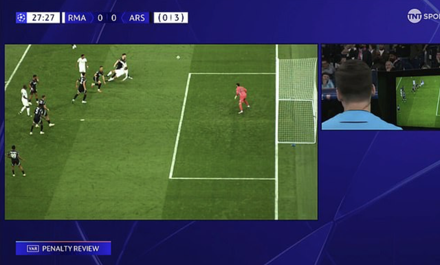 Trọng tài "bẻ còi", vận rủi đè nặng ngày Real Madrid thành cựu vương- Ảnh 3.