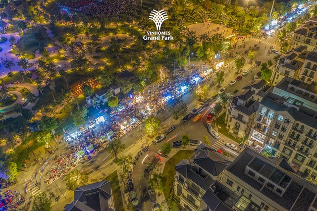 Nhà phố thương mại tại Vinhomes Grand Park được hưởng lợi nhờ cư dân và du khách đông đảo Nhà phố thương mại tại Vinhomes Grand Park được hưởng lợi nhờ cư dân và du khách đông đảo