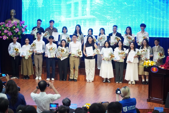 Giải thưởng Văn học trẻ ĐHQG TP HCM chỉ có 1 giải nhất- Ảnh 1.