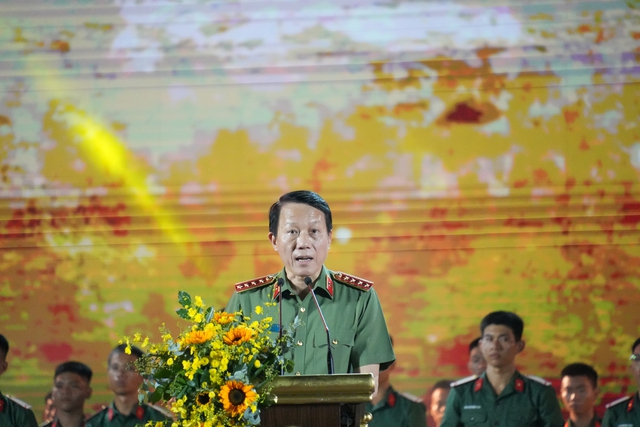 Chương trình "Ký ức để lại" ở Tây Ninh: Lời tri ân đối với các thế hệ chiến sĩ công an- Ảnh 4.