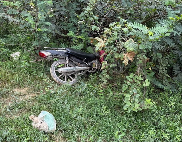 Nghi phạm cầm dao bầu cướp ngân hàng khai gì? - Ảnh 2.