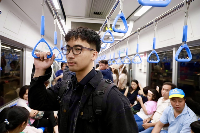 Tăng chuyến, nới giờ: Metro TP HCM sẵn sàng lễ lớn - Ảnh 1.