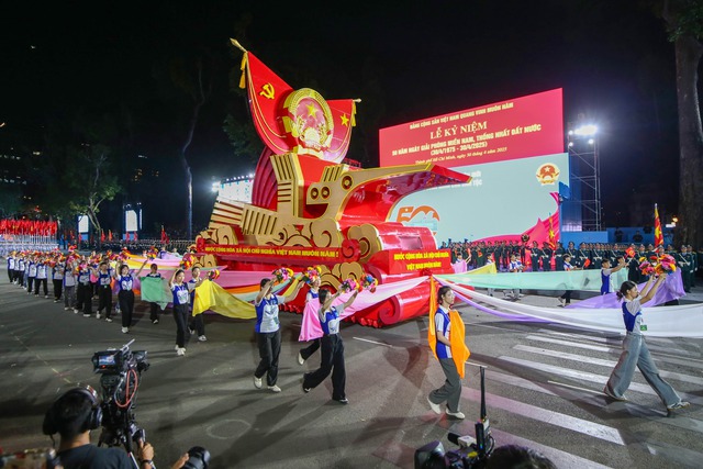 Thủ tướng yêu cầu Bộ Công an bảo vệ an toàn tuyệt đối các sự kiện dịp lễ 30-4- Ảnh 1. Thủ tướng yêu cầu Bộ Công an bảo vệ an toàn tuyệt đối các sự kiện dịp lễ 30-4- Ảnh 1.