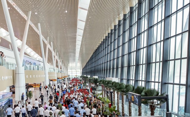 Ống thép Hòa Phát tự hào góp phần đưa nhà ga T3 hoàn thành vượt tiến độ- Ảnh 1. Ống thép Hòa Phát tự hào góp phần đưa nhà ga T3 hoàn thành vượt tiến độ- Ảnh 1.